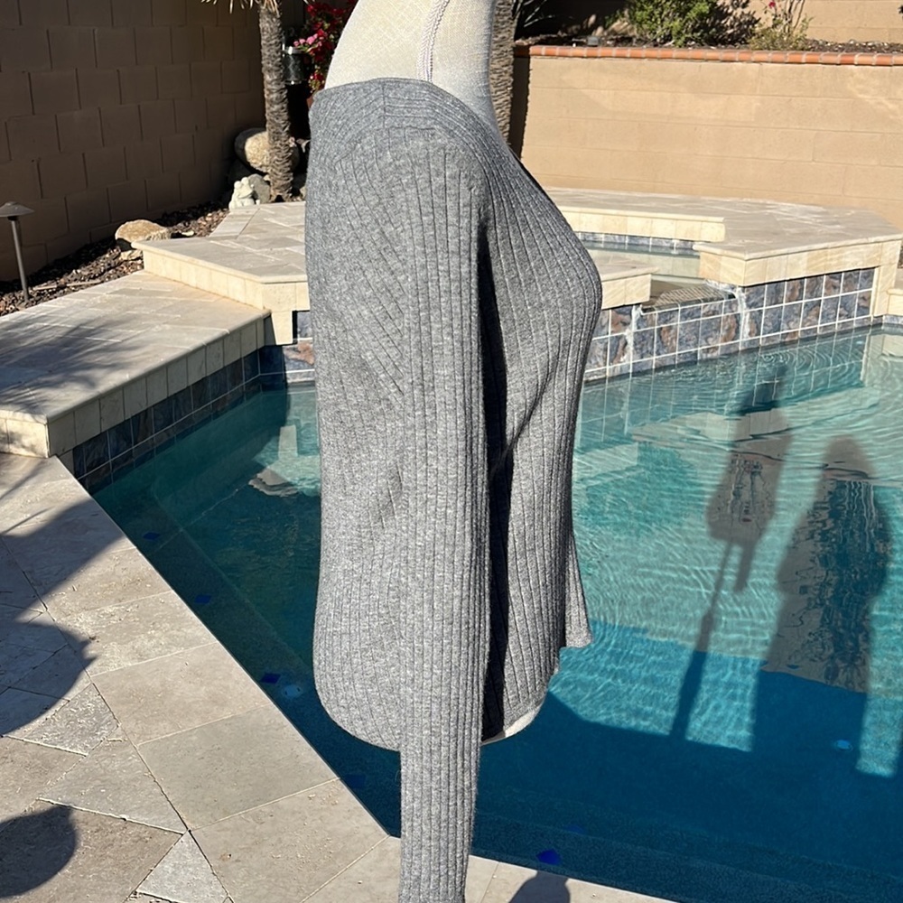 HALOGEN Gray Ribbed Scoop Neck Sweater- Size M - Picture 3 of 8